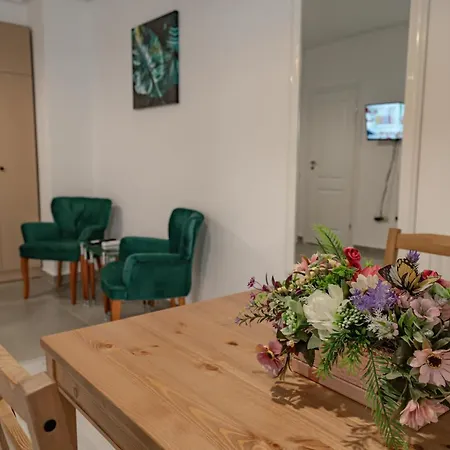 Studio De Lux Nou Aproape De Centrul Orasului Bucarest