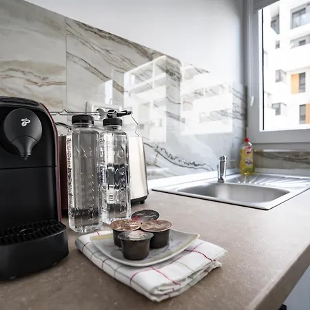 Studio De Lux Nou Aproape De Centrul Orasului Lejlighed Bukarest